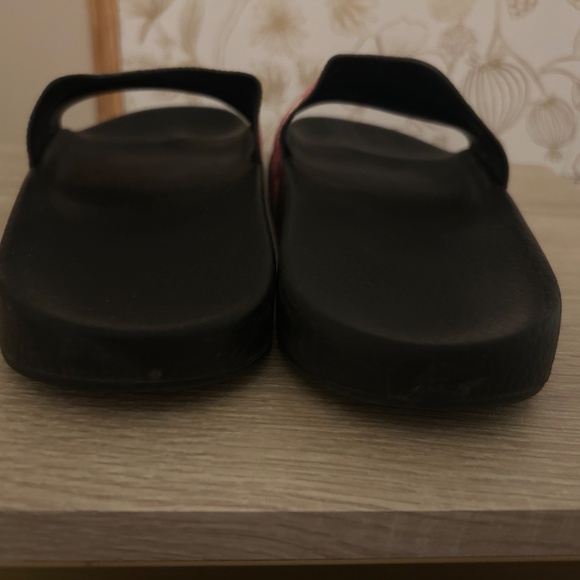 Gucci Persuit Slide Sandal - Picture 4 of 10